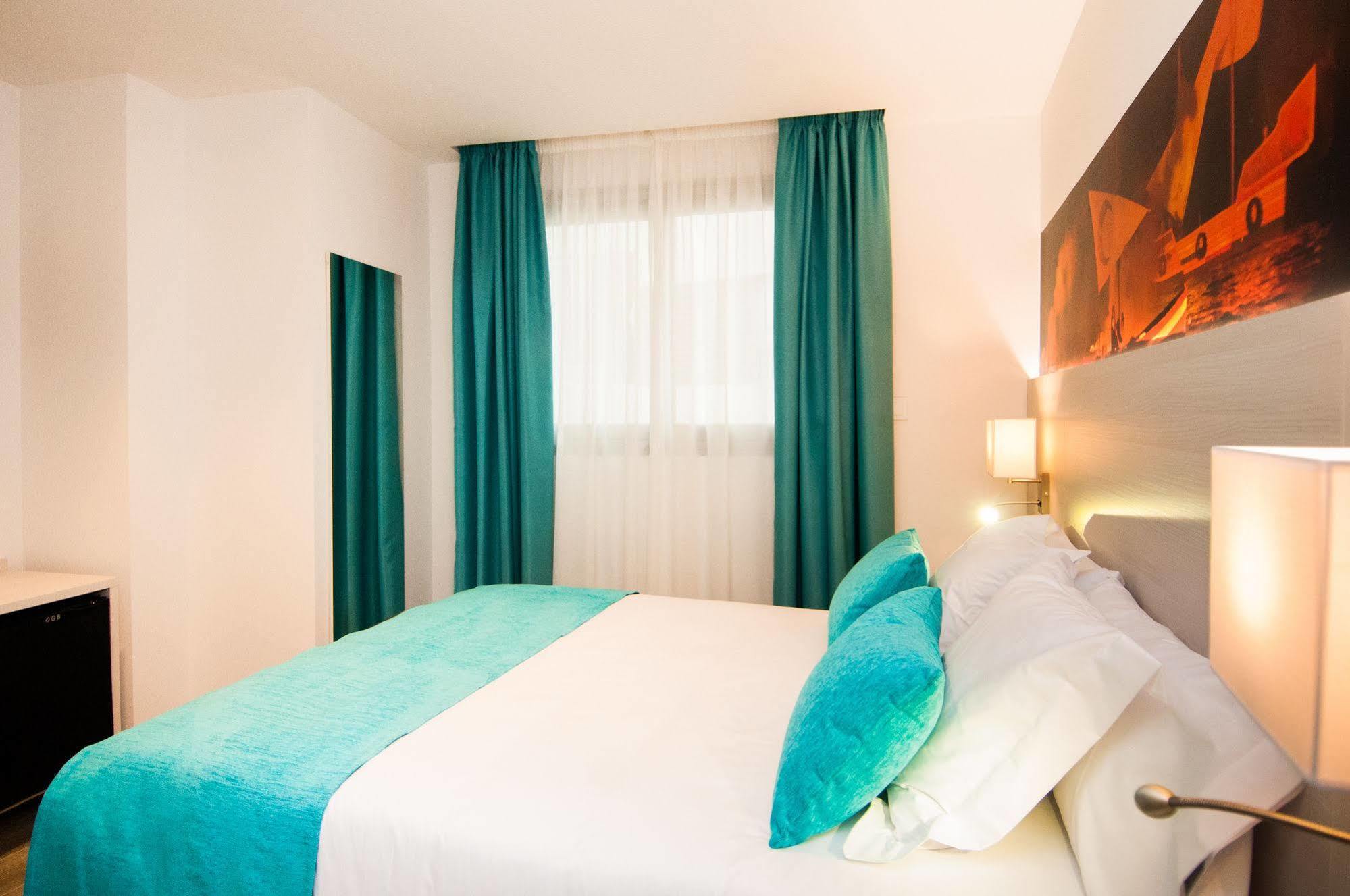 ויאחויוסה Hotel Censal מראה חיצוני תמונה