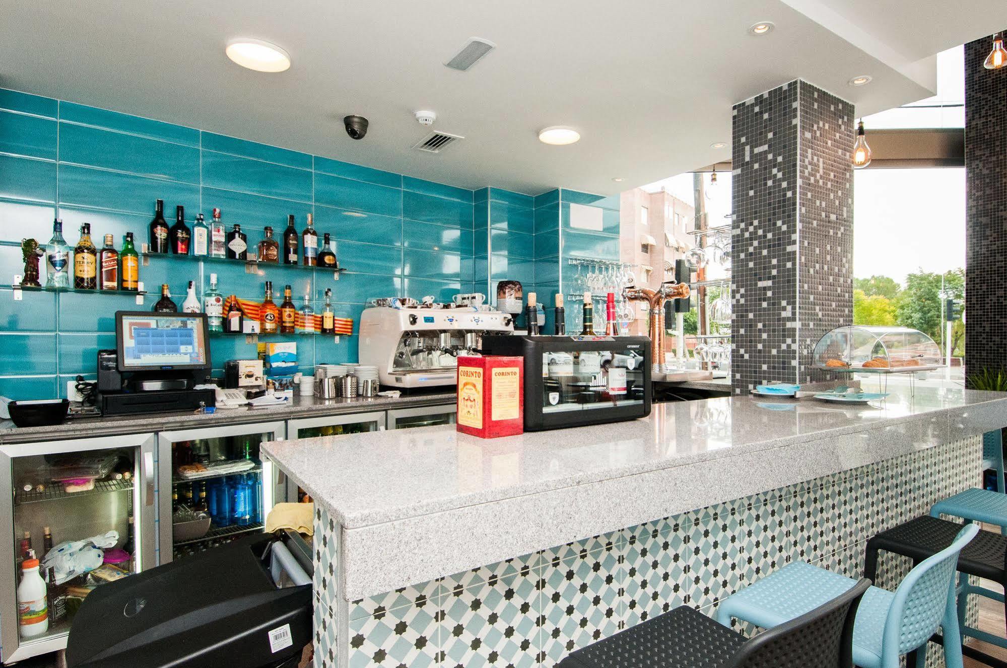 ויאחויוסה Hotel Censal מראה חיצוני תמונה